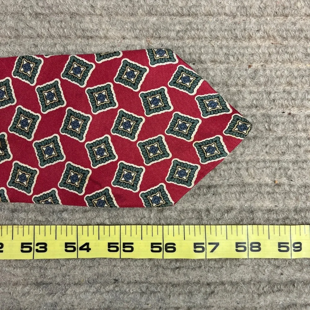Claybrooke Mens Red Geometric Medallion Silk Blend Necktie 57 Inch Length